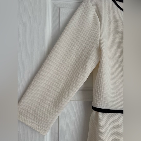 Elle Women’s White Peplum Blouse with Black Trim | Size Medium | NWT - Picture 4 of 6